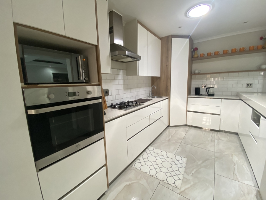 6 Bedroom Property for Sale in De Tijger Western Cape